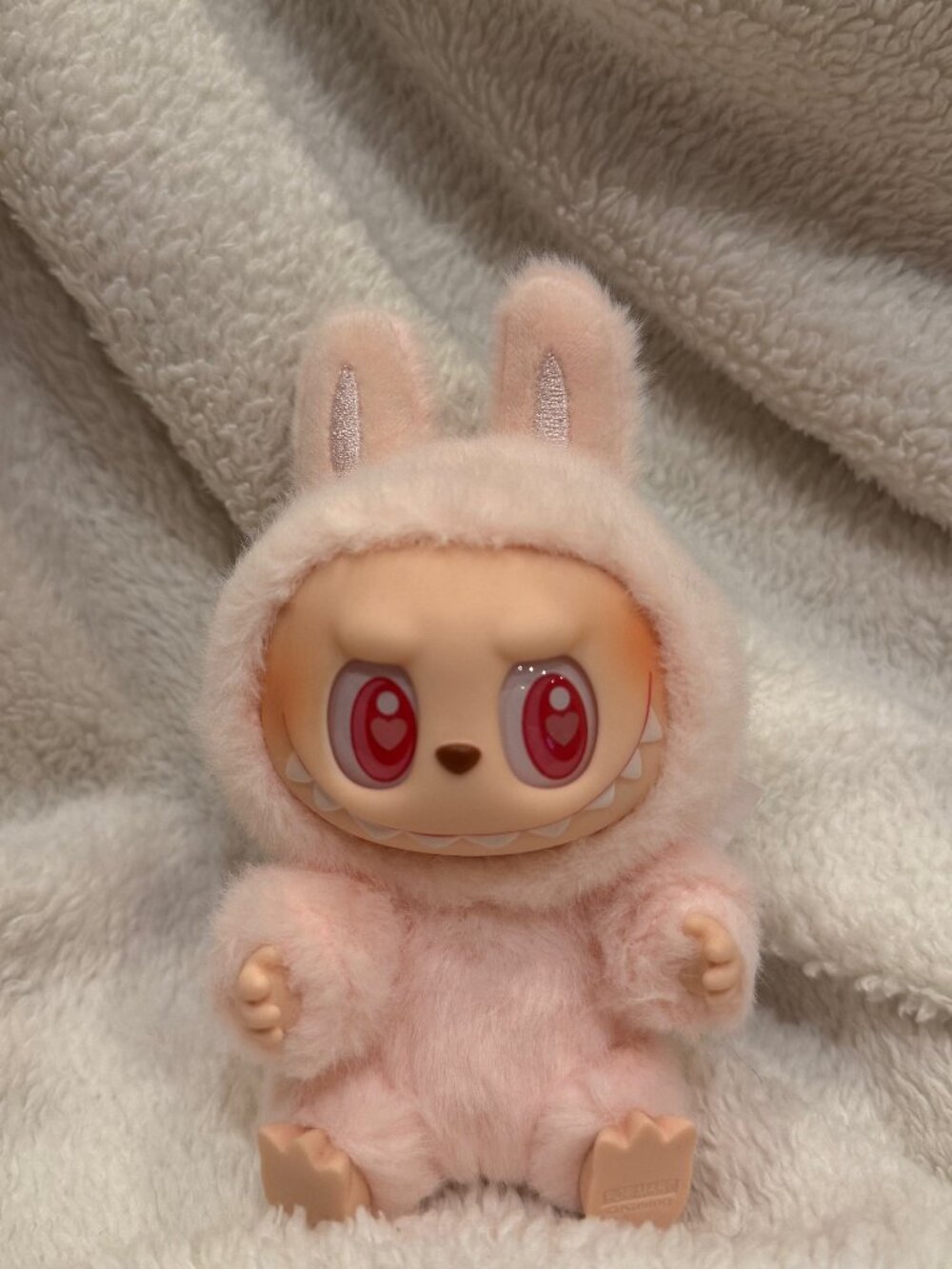Labubu- Heart Eyes